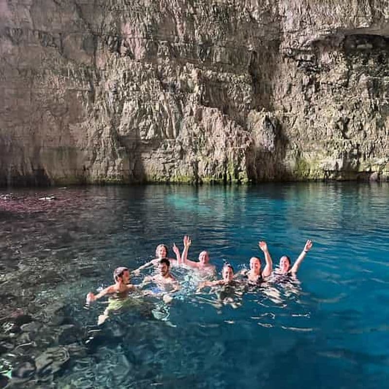 Billet Vlorë : île de Sazan et grotte de Haxhi Ali en hors-bord