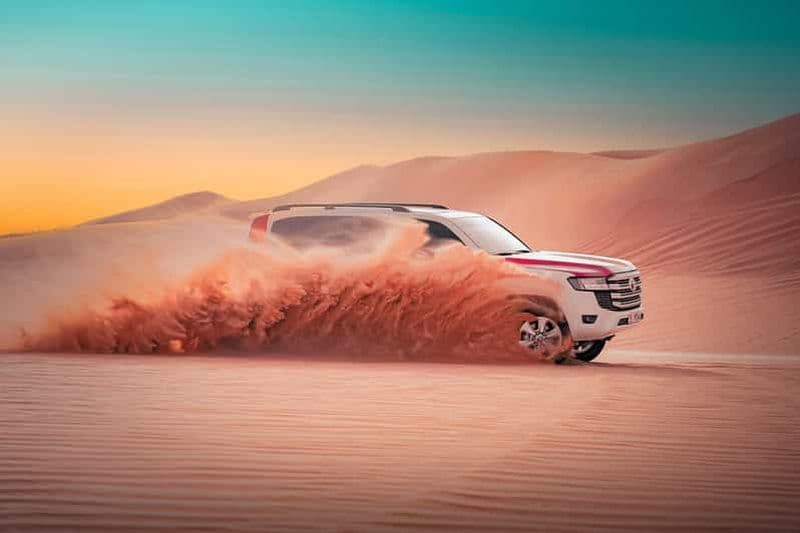 Abu Dhabi : Safari dans le désert avec barbecue, danse du ventre et danse Tannura