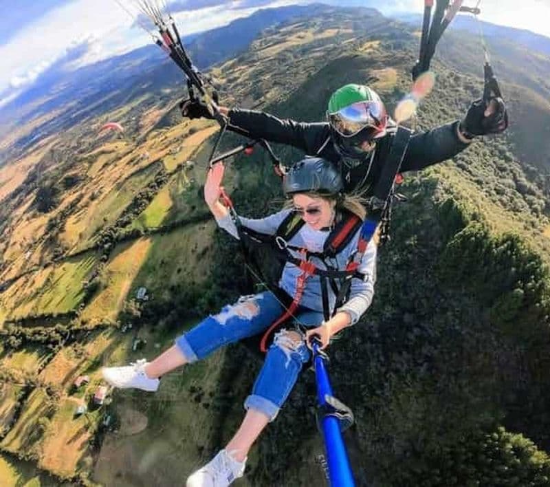 BOGOTA : Parapente à Guatavita et délices à l'Alpina Cabin