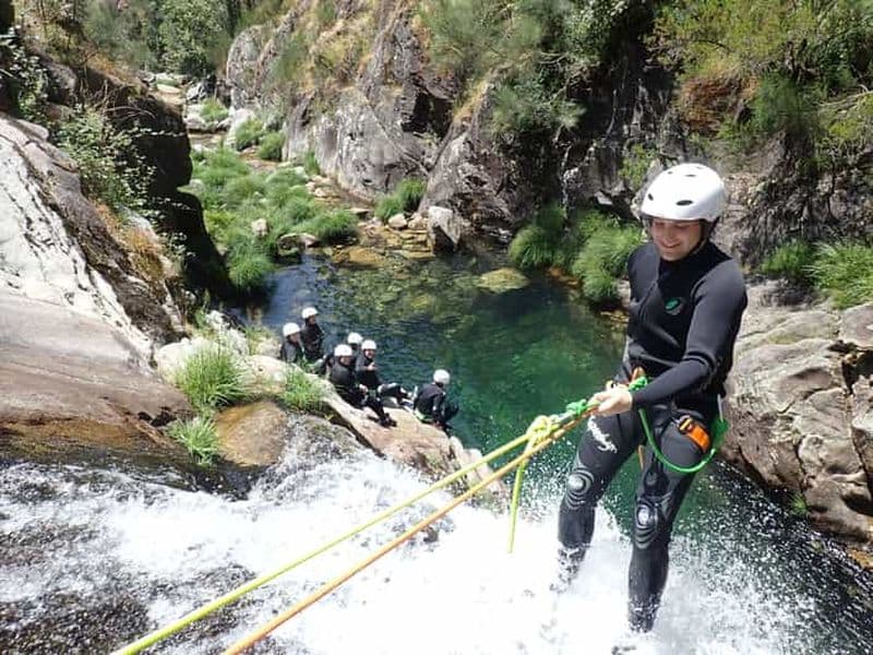 Depuis Porto : Canyoning - Circuit d'aventure