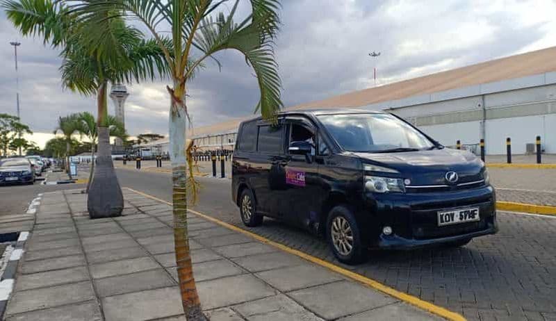 Billet Nairobi : Transfert privé à l'aéroport ou à la gare ferroviaire.