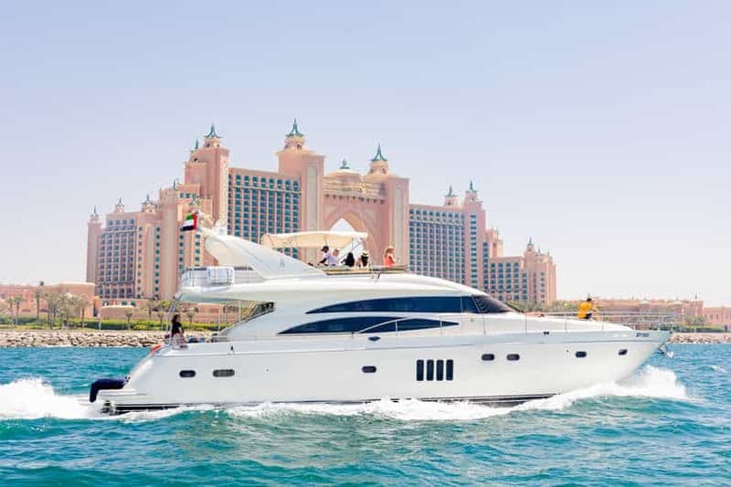 Billet Dubaï : Tour en yacht de luxe avec option barbecue et boissons
