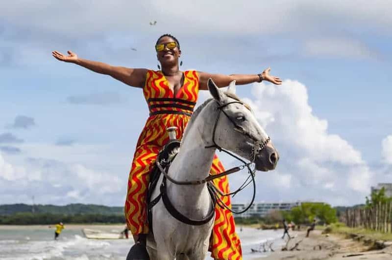 EXCURSION À CHEVAL SUR LA PLAGE DE CARTAGENA