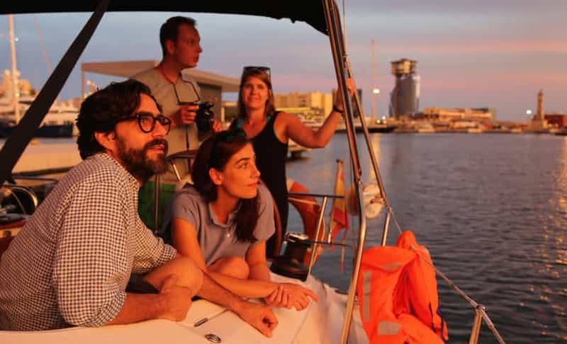 Billet Barcelone : croisière au coucher du soleil avec tapas et open bar