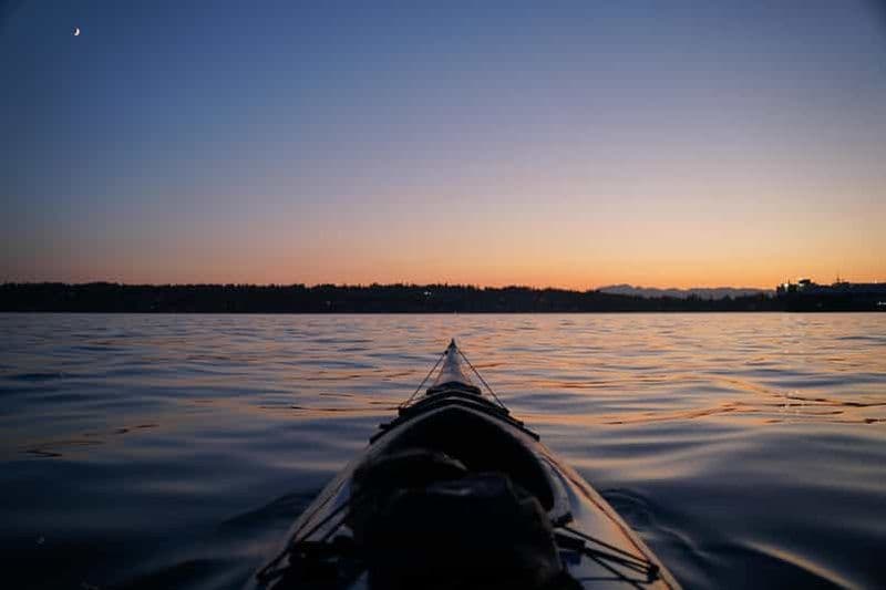 Visite privée en kayak au coucher du soleil sur l'île de Blake