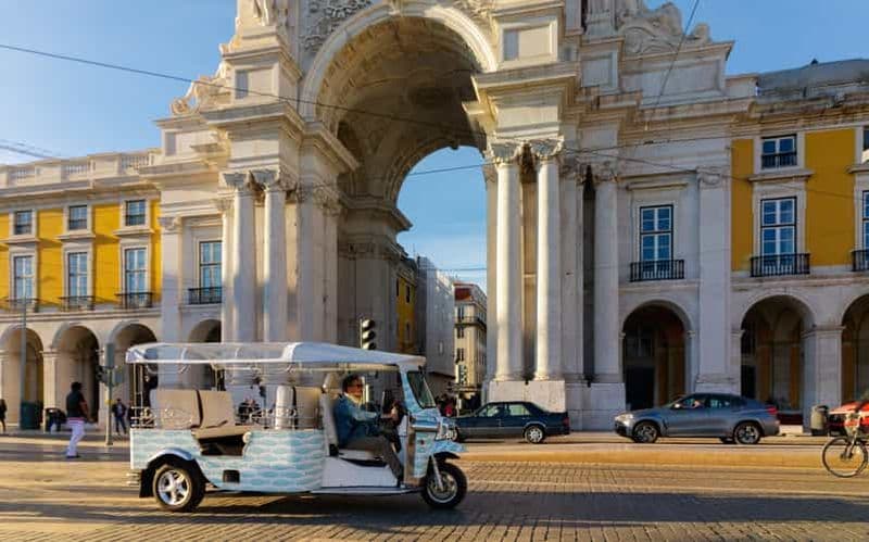 Billet Lisbonne : visite historique en tuk-tuk (Alfama, Bairro Alto, Belém)