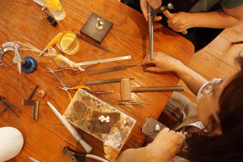 Lisbonne : Atelier de création de bijoux en argent pour couples avec des artisans locaux