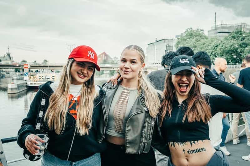 Billet Prague : croisière avec open bar, DJ et entrée dans la meilleure boîte de nuit