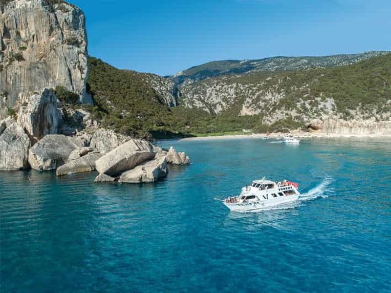 Billet Cala Gonone : sortie en bateau vers la plage de Cala Luna