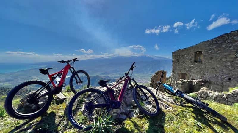 Taormine : visite privée en vélo électrique avec les gorges d'Alcantara
