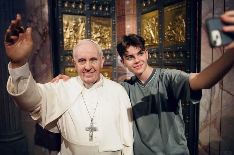 Billet Budapest : billet pour Madame Tussauds + accès POP&ROLL