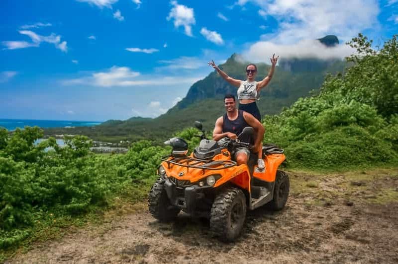 Billet Bora Bora : Excursion d'une journée en VTT et Jet Ski avec BBQ polynésien
