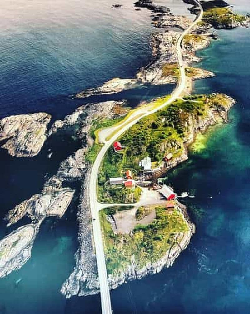 Billet Molde : Route de la côte atlantique et visite du village de Bud