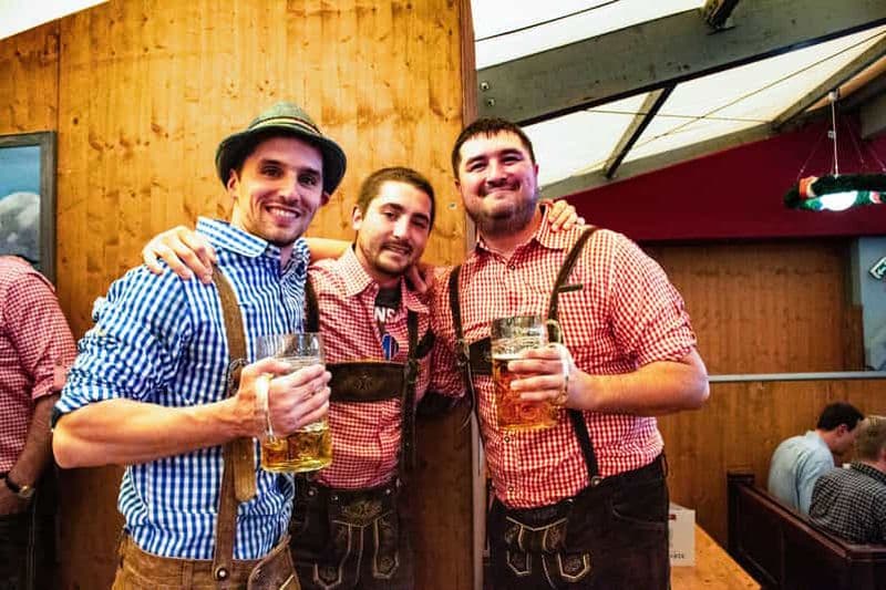 Billet Munich : Visite culinaire de l'Oktoberfest avec réservation d'une tente, repas et bière