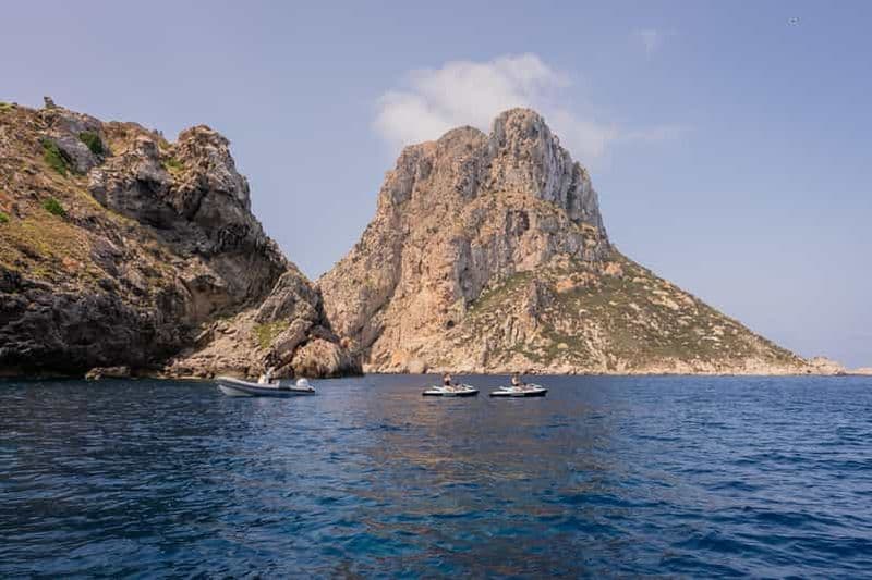 Billet EXCURSION EN JET SKI À ES VEDRA, IBIZA, AU DÉPART DE SANT ANTONI