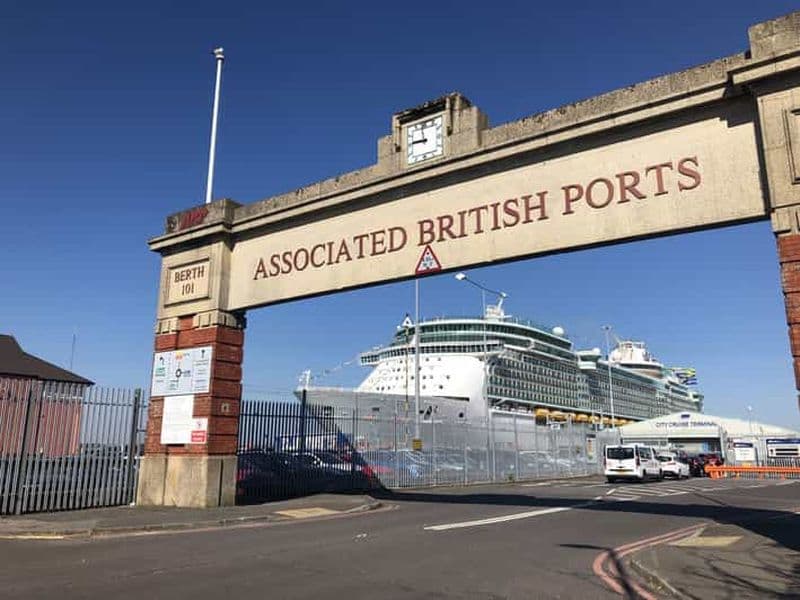 Billet Transfert au port de Southampton avec escale à Stonehenge incluse