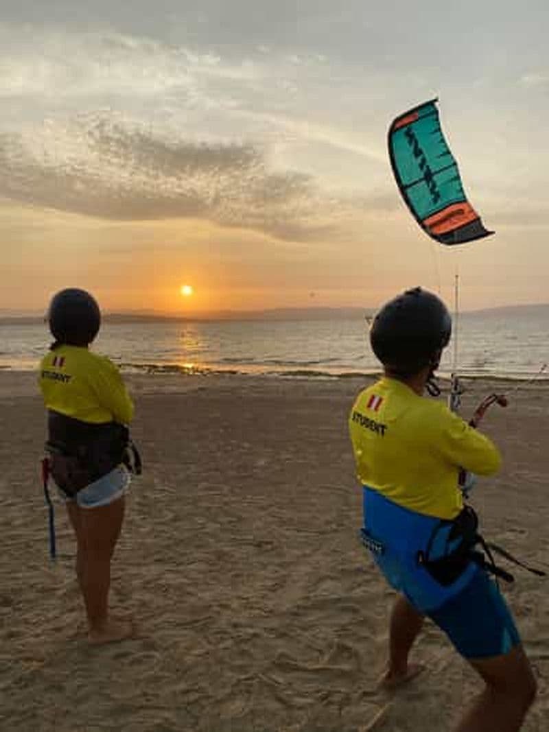 Depuis Paracas : cours de kitesurf avec prise en charge à l'hôtel