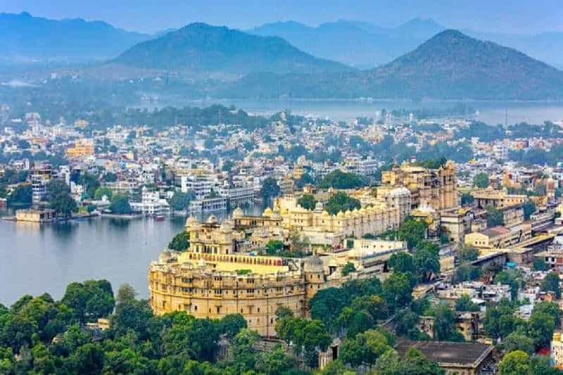 Billet Udaipur : visite privée d'une journée complète en voiture des temps forts de la ville