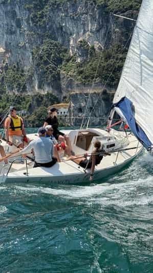 Lac de Garde : régate à voile avec skipper professionnel