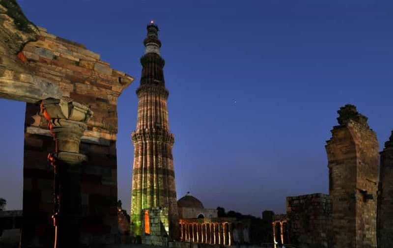 Billet New Delhi : spectacle son et lumière du Qutub Minar avec dîner