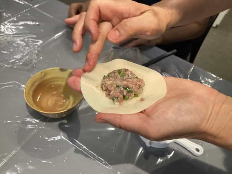 Billet Tokyo : cours de cuisine ultime pour apprendre à faire des gyoza à partir de zéro