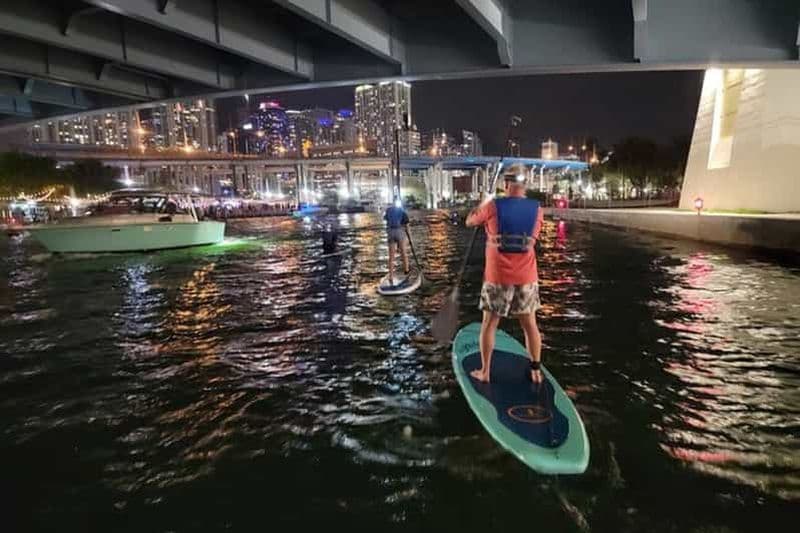 Miami : Visite nocturne des City Lights en SUP ou en Kayak