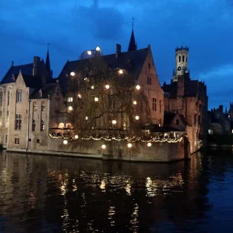 Billet Bruges, visite à vélo avec dégustation de chocolat et vin chaud/chocolat