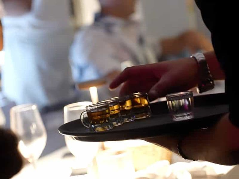 Billet Ibiza : dîner-spectacle Rigatoni avec repas 3 plats et vin