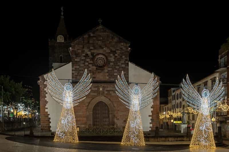 Funchal : visite guidée en tuk-tuk des lumières de Noël