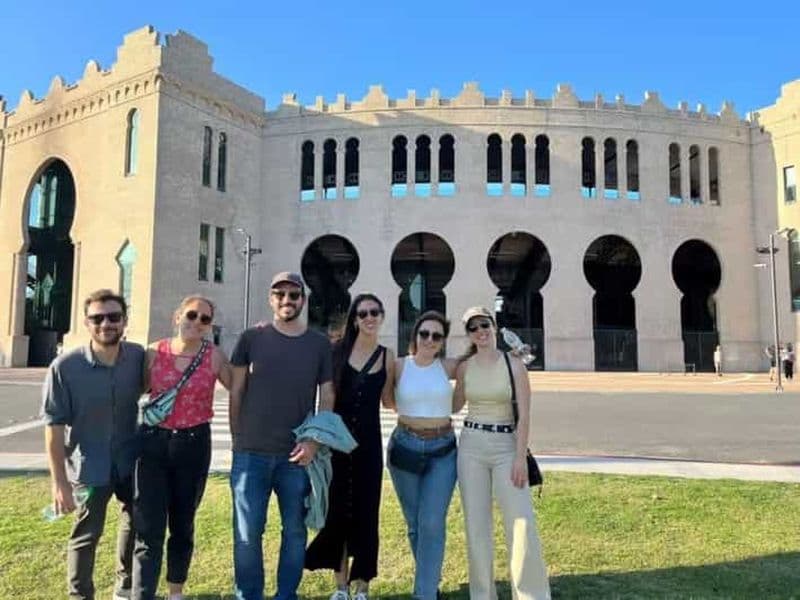 Billet Visite guidée en véhicule à travers toute la ville et visite de la Plaza de Toros.