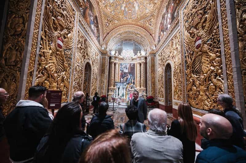 Visite nocturne de la co-cathédrale Saint-Jean avec spectacle
