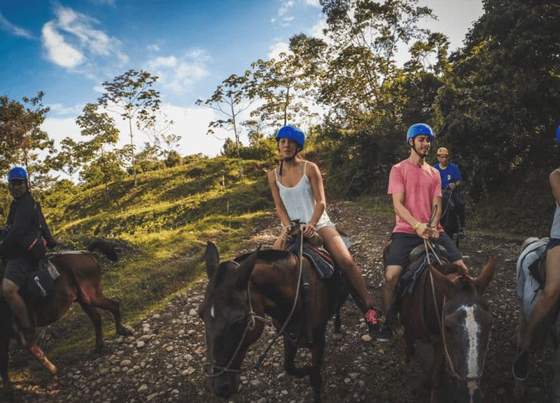 Billet La Fortuna : Randonnée à cheval dans l'Arenal jusqu'à la cascade de La Fortuna