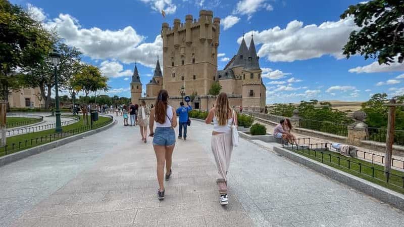 Billet Madrid : Segovia & Ávila Journée complète avec billets pour l'Alcazar et les murailles