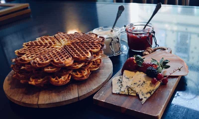 Billet Oslo : Dégustation de plats et visite à pied avec un habitant