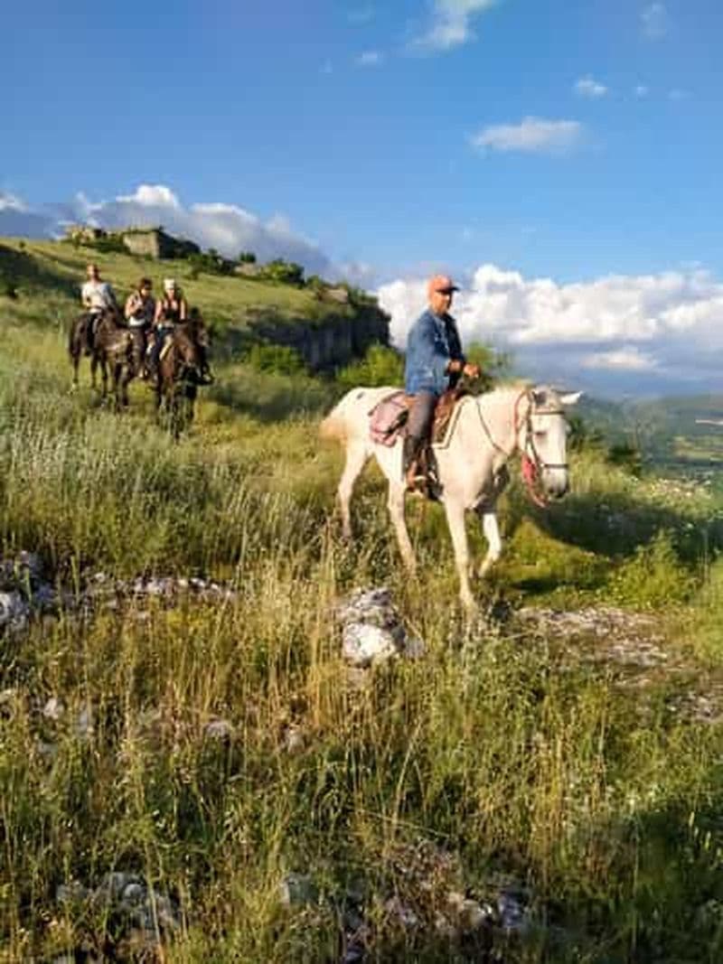 Abruzzes : Aventure quotidienne à cheval dans le parc national du Simbruini