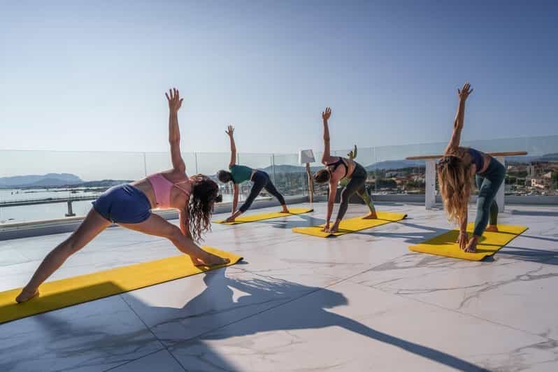 Expérience de yoga sur les toits d'Olbia