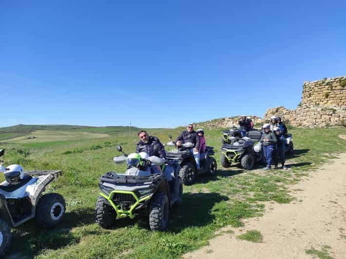 Billet Quad près de Cagliari. Nuraghi Trexenta