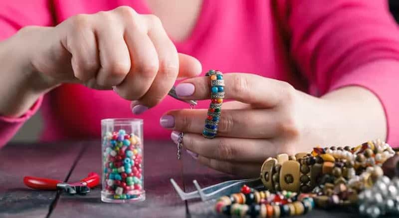 Agadir : atelier de fabrication de bijoux en ivoirine avec prise en charge