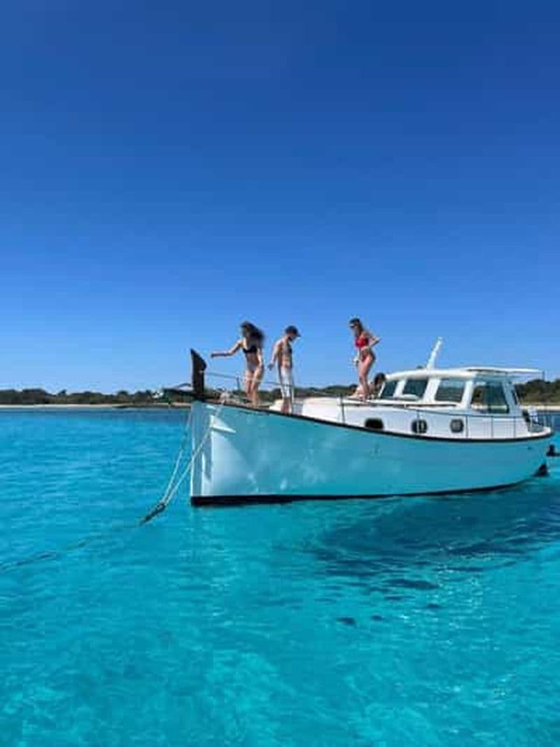 Bateau traditionnel 10 plages dans le sud de Minorque. Plongée en apnée, SUP et boissons