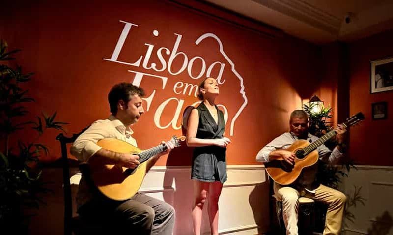 Lisbonne : spectacle de fado et vin de Porto dans le quartier historique de Baixa-Chiado