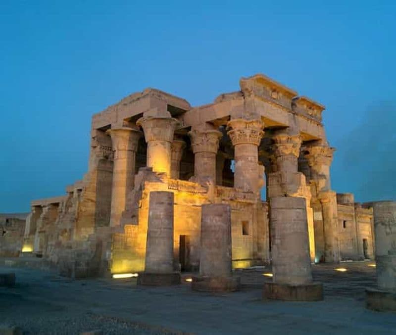 Billet Excursion d'une journée pour visiter les temples d'Edfou et de Kom Ombo à partir de Louxor