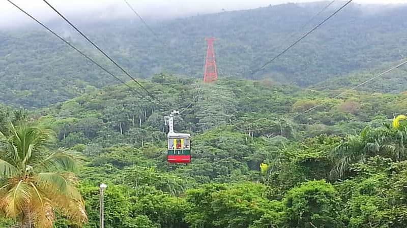 Visite citadine privée avec déjeuner, rhum et chocolat