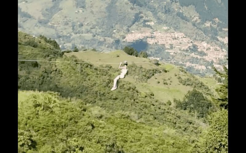 Billet Medellin : Excursion d'une journée à une randonnée privée en tyrolienne et en cascade