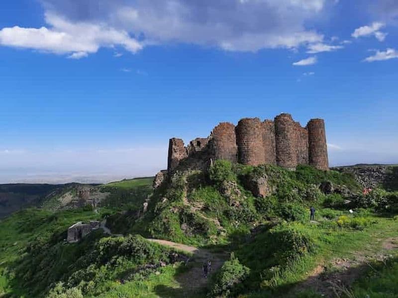 Billet Erevan : forteresse d'Amberd, mont Aragats et lac Kari
