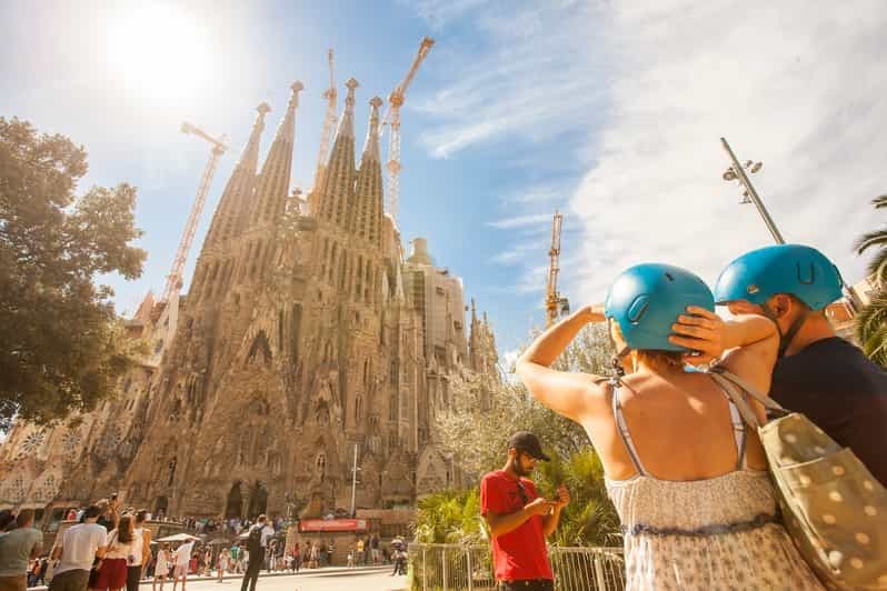 Billet Visite en Segway de 2 heures de la Barcelone de Gaudi avec un guide vivant