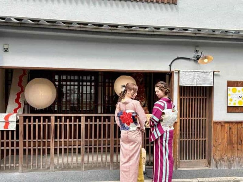 Kyoto : location de kimono, balade en pousse-pousse et visite en taxi