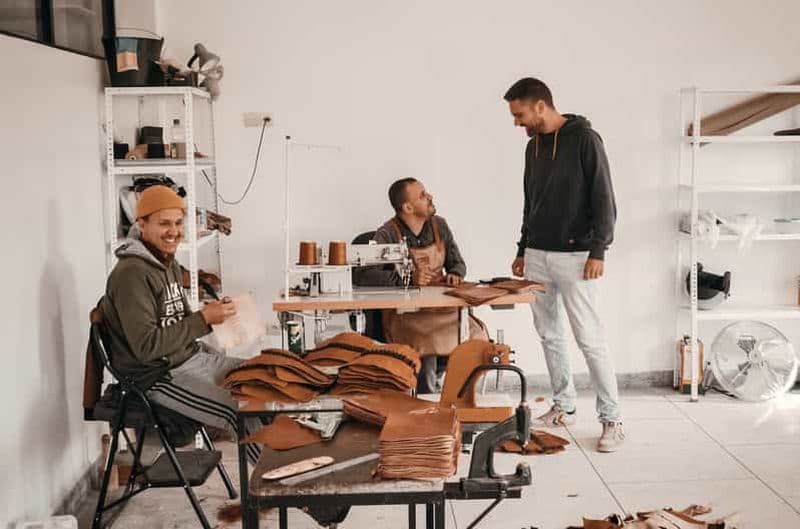 Marrakech : Visite d'un atelier marocain de fabrication de cuir (par des Allemands)