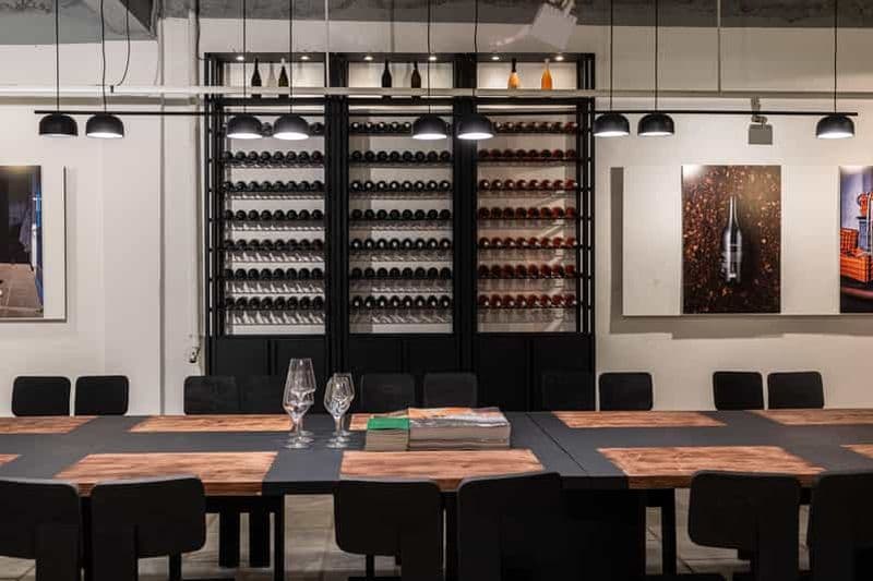 Dégustation de vins à la Paros Farming Community