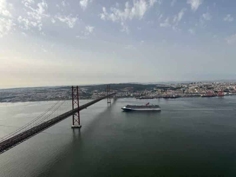 Au départ de Lisbonne : Promenade à cheval, Dégustation, Visite de fermes et Cristo Rei