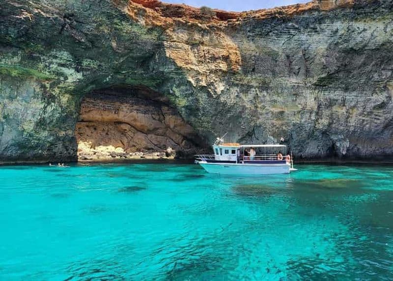 Billet Comino : tour en bateau dans le lagon bleu, le lagon de cristal et les grottes marines